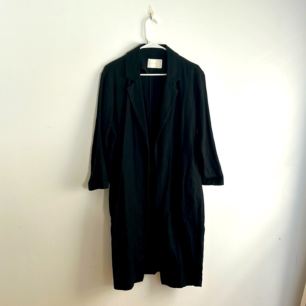 Black, linen coat. Brand new, never worn. Good for spring/summer